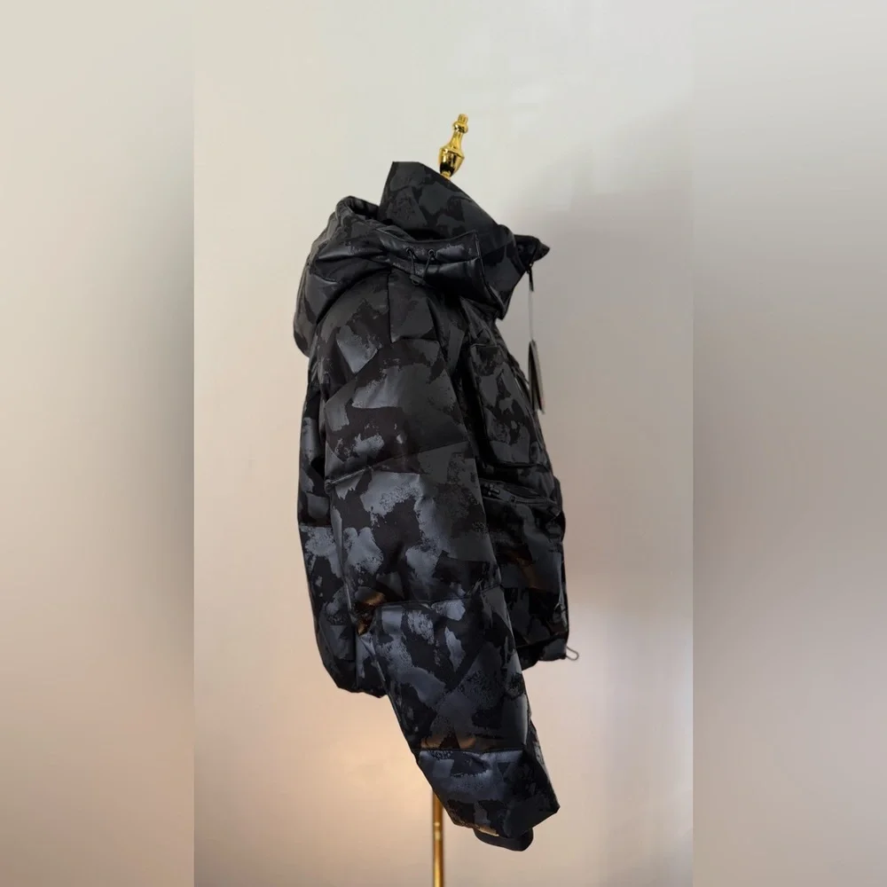 Tumi Utility Expedition Black Camo Down Puffer Woman Size L